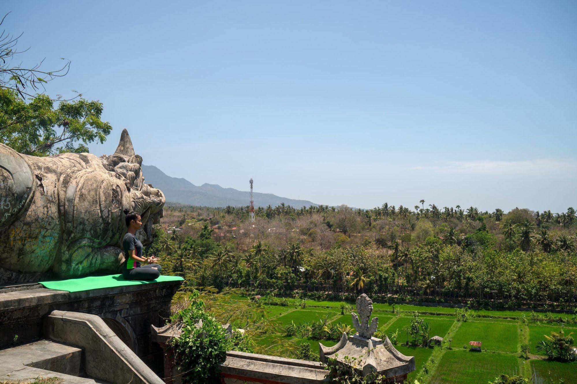 Taman Ujung Resort And Spa Jasri Esterno foto